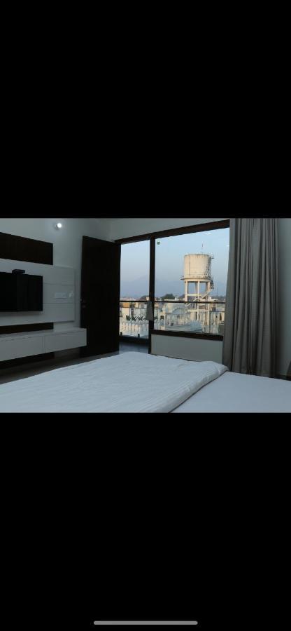 Hotel Temple View Inn Anandpur Sāhib Dış mekan fotoğraf