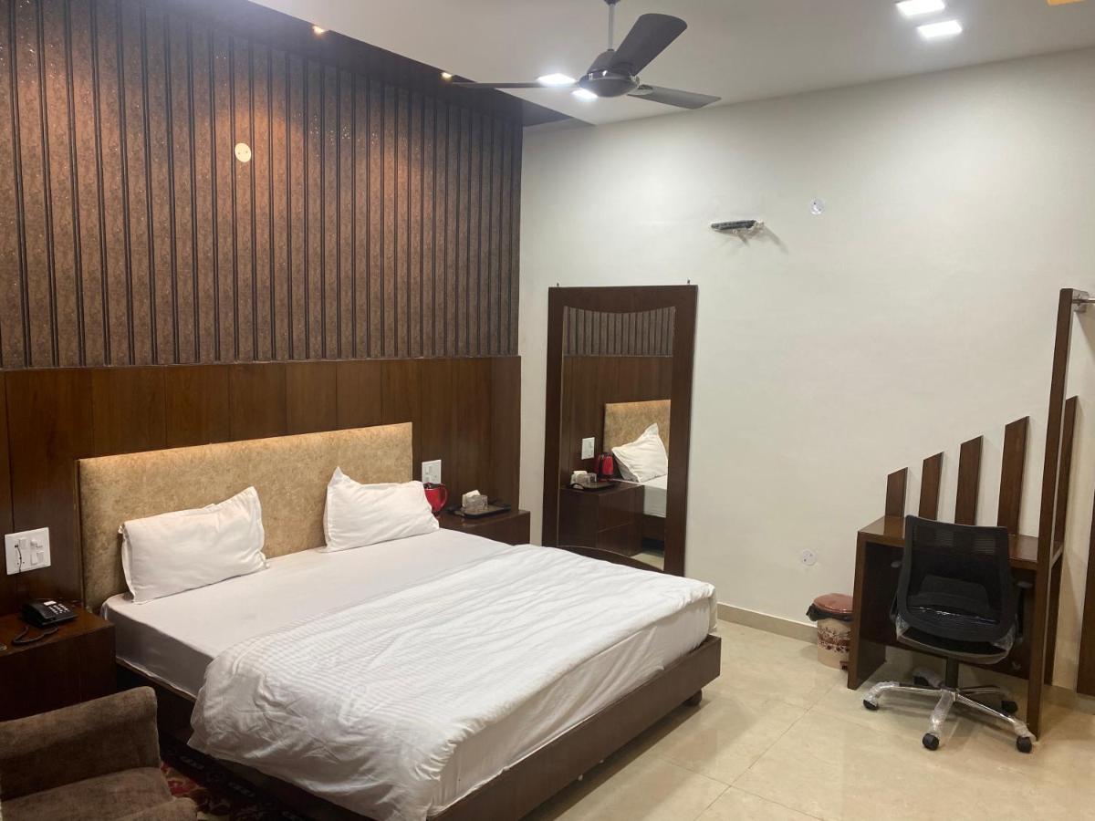 Hotel Temple View Inn Anandpur Sāhib Dış mekan fotoğraf