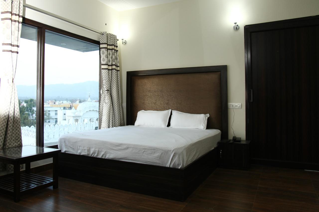 Hotel Temple View Inn Anandpur Sāhib Dış mekan fotoğraf