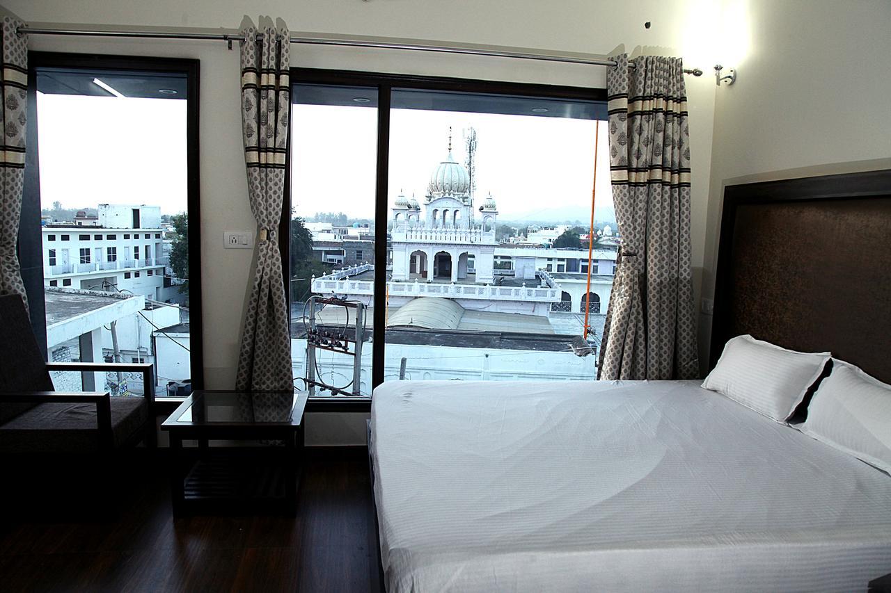 Hotel Temple View Inn Anandpur Sāhib Dış mekan fotoğraf